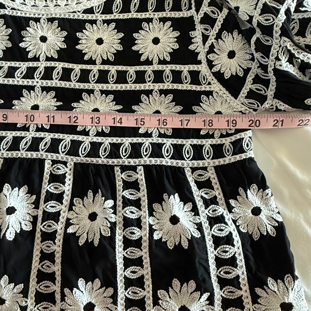 Chic Black and White Floral Women's Blouse - Picture 11 of 12